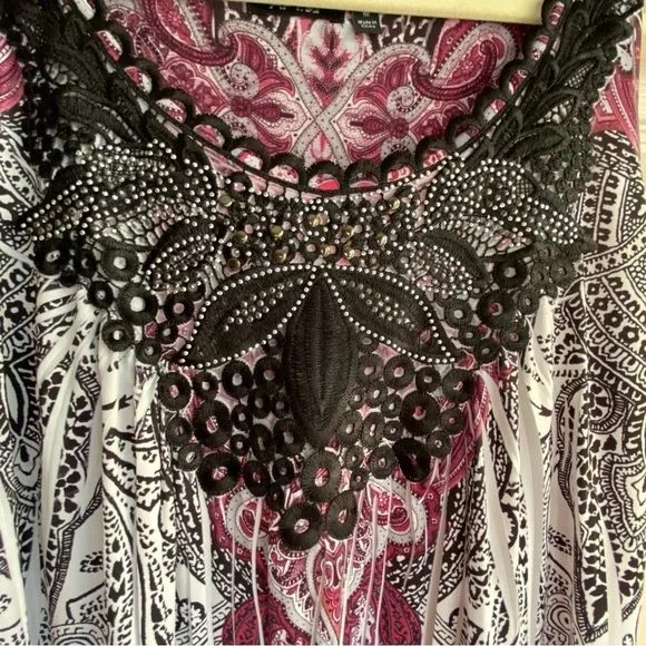 APT. 9 Dress Size M Sleeveless Embroidered with Rhinestones On Front - Picture 2 of 7